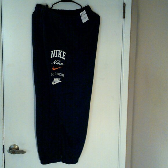 NEW NIKE SPORTSWEAR "Trademark Club + Joggers" MEN'S BLACK PANTS L FN2643-010